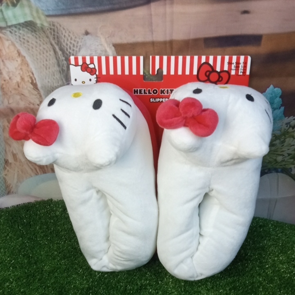 🛝 Hello Kitty Plush White Slippers with Red Bows